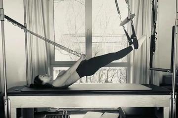  朱珠蝎子式跪姿