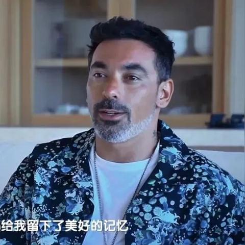 足球脚勾怎么踢