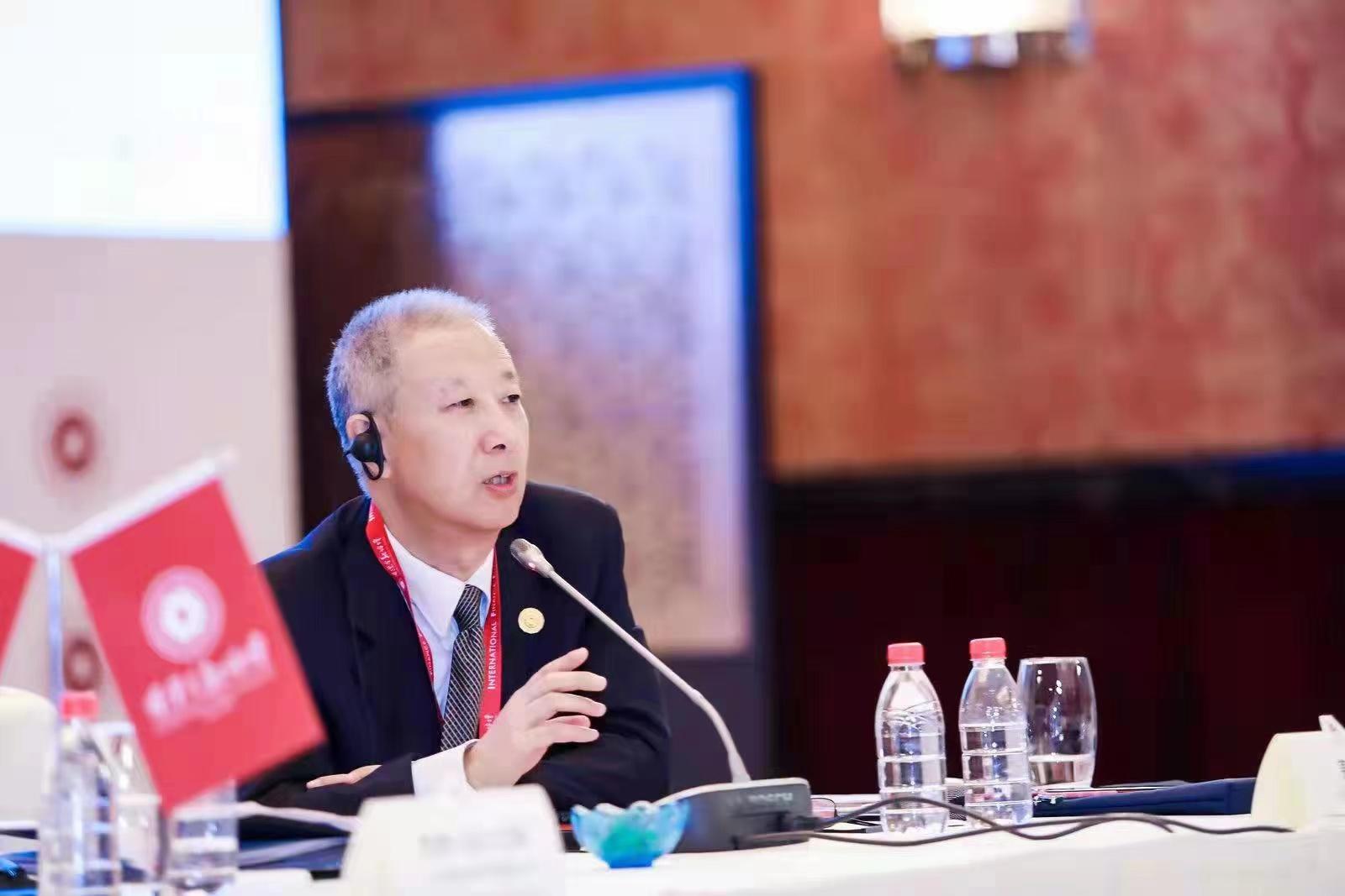 国债期货收盘全线上涨，30年期主力合约涨0.15%