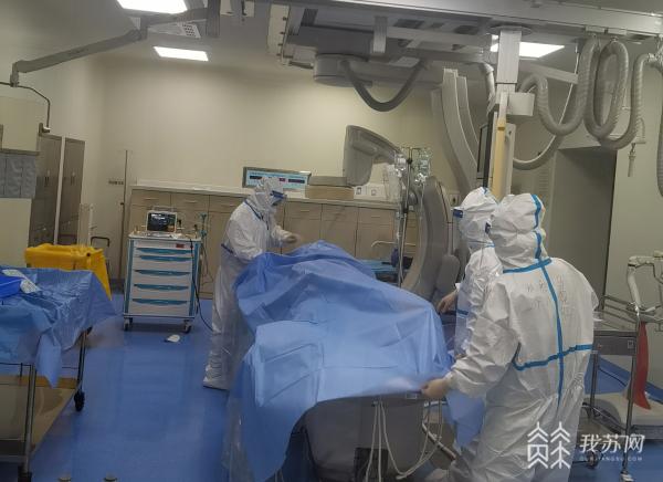 长期戴口罩能引起胸闷吗