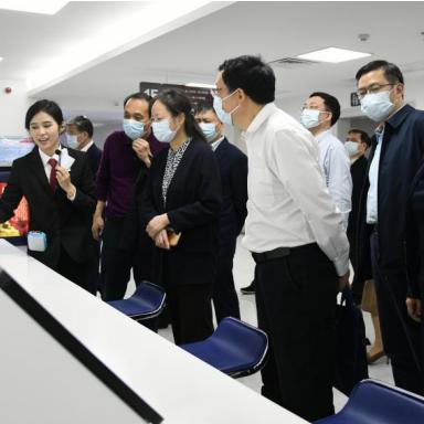 长沙开福区人民法院在地铁1号线什么站下？