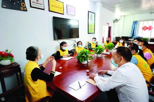 10年来“中国好人”董筱兰带领志愿者开展临终关怀