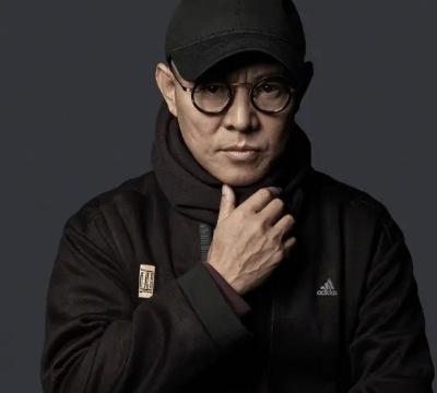 李连杰59岁生日女儿晒合照，大赞其是个好父亲，父女贴面感情好