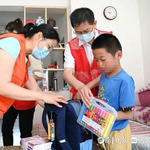 水彩手绘足球运动员的长尾关键词有哪些