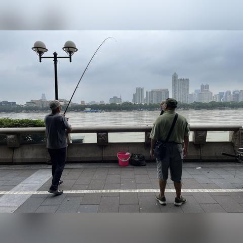 广州市靠什么江水