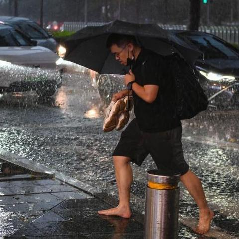 广州市的年降雨量多少