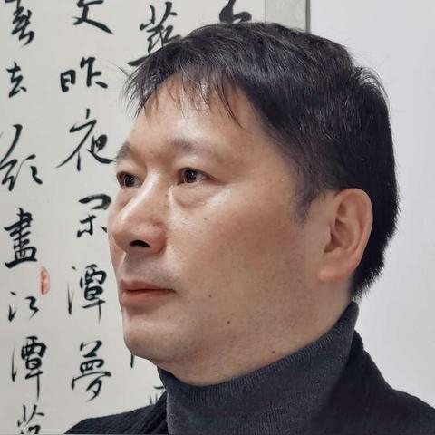 为什么沈阳120中学的学生穿军装校服上学？