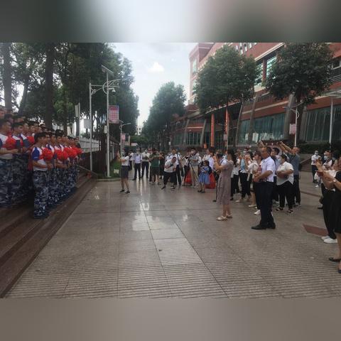 空军航校是干什么的？