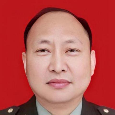 红十字会足球运动员的长尾关键词有哪些