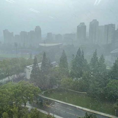 2025.12.18杭州今日气温变化情况