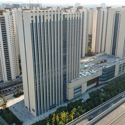 济南站和济南西站哪个距离高新区近？