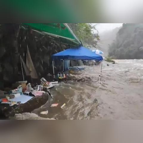 山洪暴发什么原因