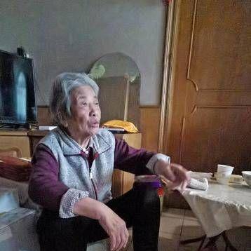 西安人社通咋领老人养老卡？