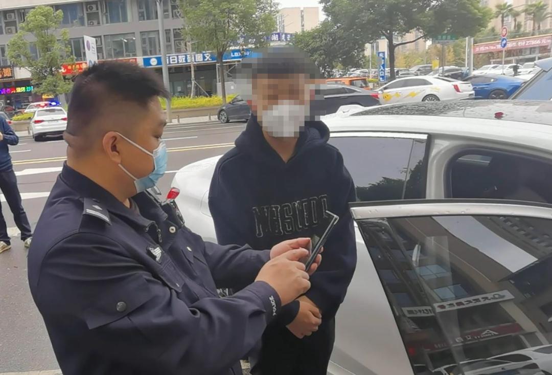一個人拍什么短視頻吸引人_哪款自媒體短視頻適合新手玩 運(yùn)營百科