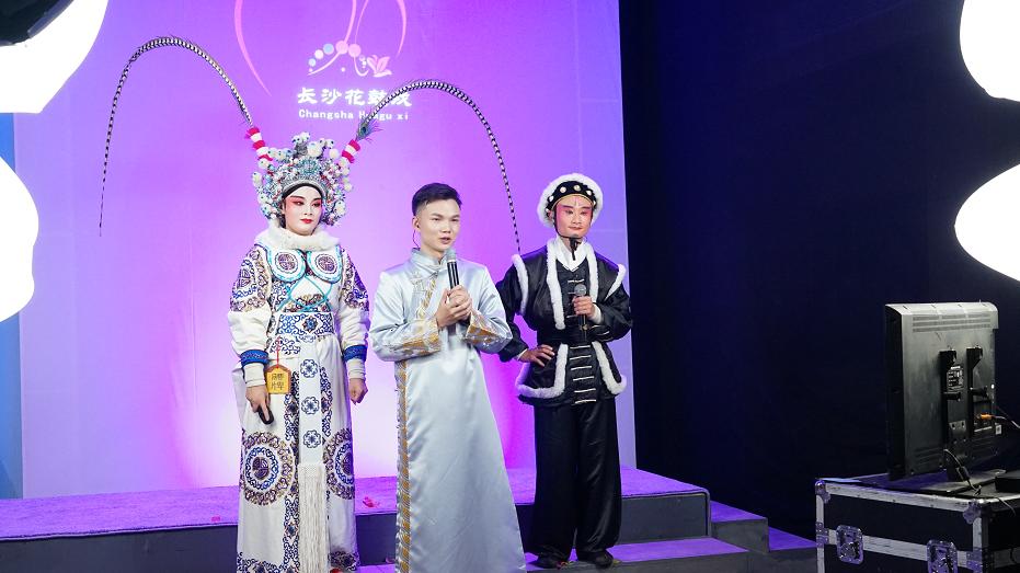 抖音直播怎么放音樂_抖音只放音樂無人直播需要授權(quán)嗎 運(yùn)營百科