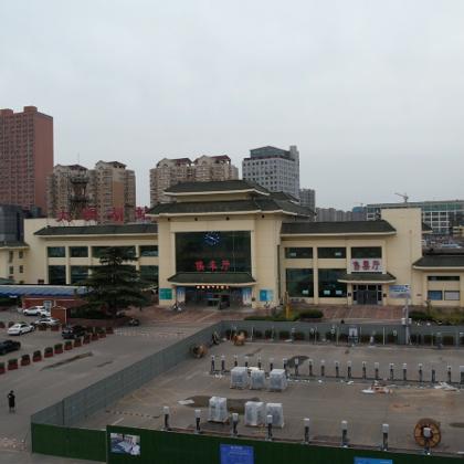 济南到哪个火车站近？