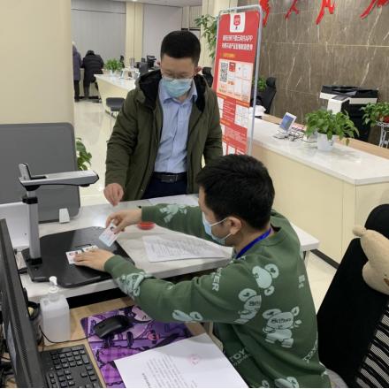 济南市济宁的什么位置