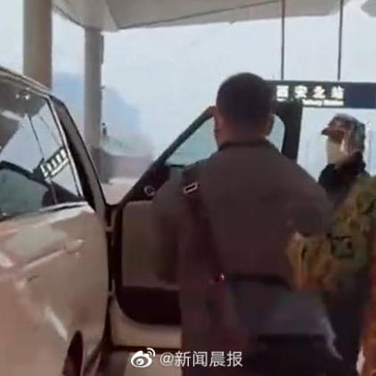 西安火车站出租车怎么接人？