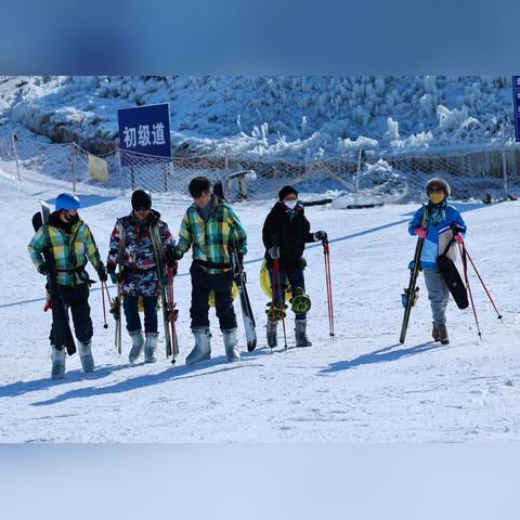 济南雪野滑雪场拍照相关长尾关键词有哪些