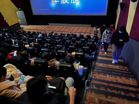 春节档电影院观影热潮