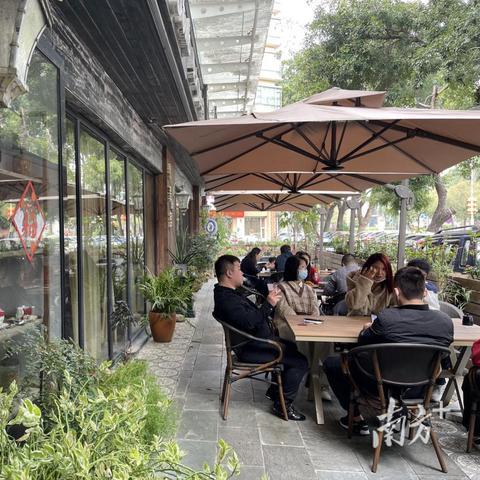 东莞市石龙的美食街在哪里