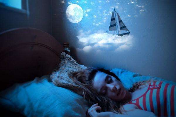 梦到看到男朋友跟他以前女朋友的合照，解读梦境中的情感纠葛与内心映射