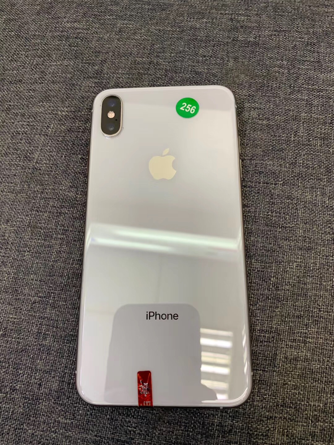 白色iPhone XS Max