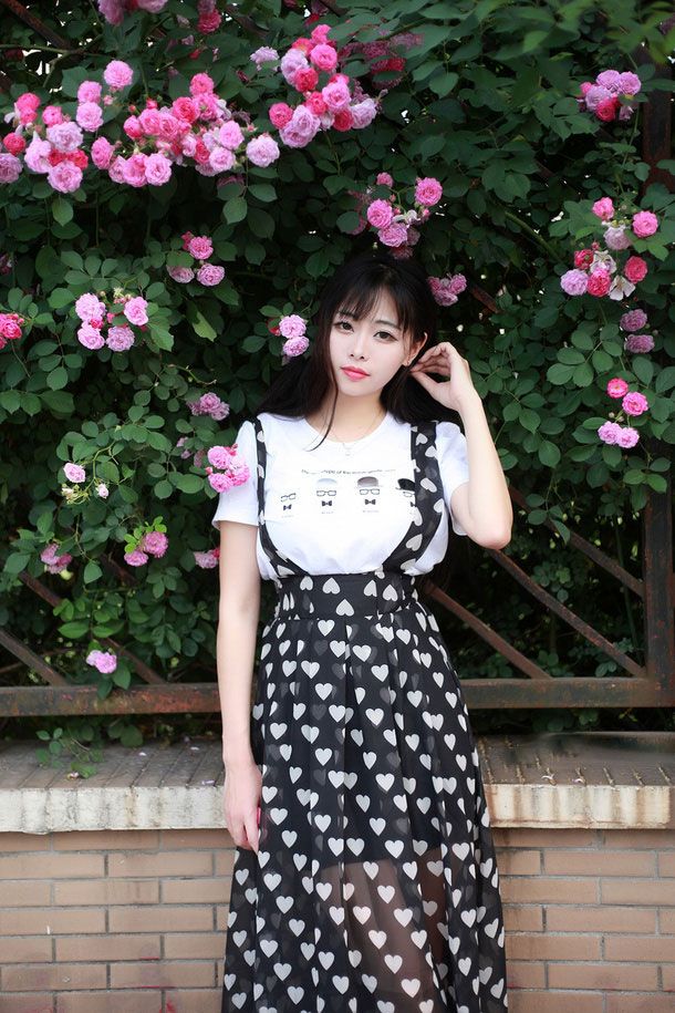 "记住敲门,可不能毛手毛脚的."临出门前,孙月娥不忘叮咛一声.敲门?