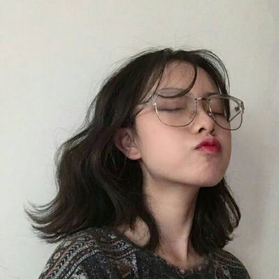 被体育老师c了一节课作文叶小姐 公车上进入猛烈抽插插