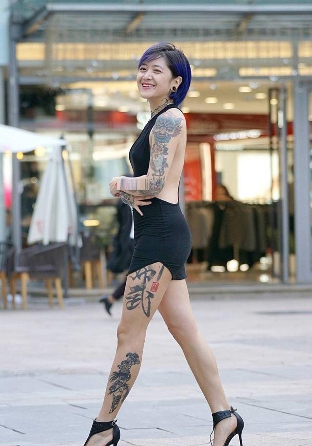 美女纹身