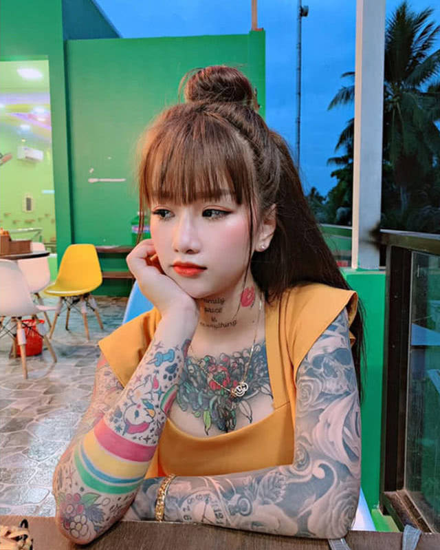 女孩纹身