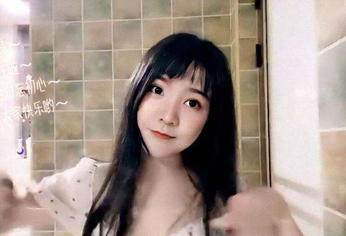 一条小团团“刑满释放”：直播界的风云回归