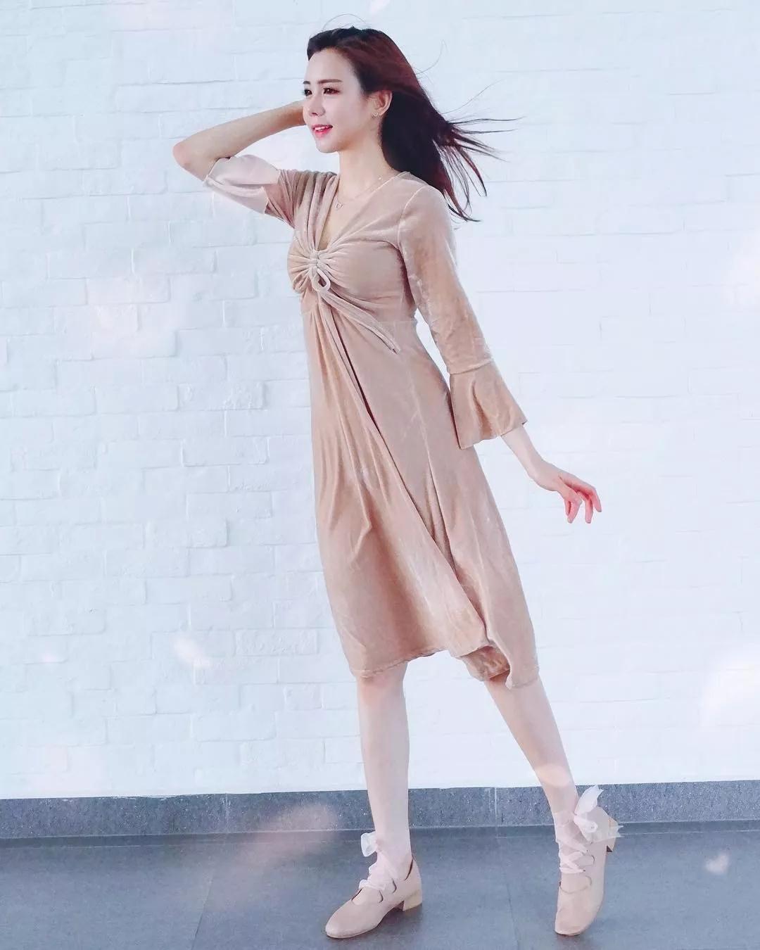 体育老师叫渺渺抓单杠不能掉 啊…啊一个一个来c吗