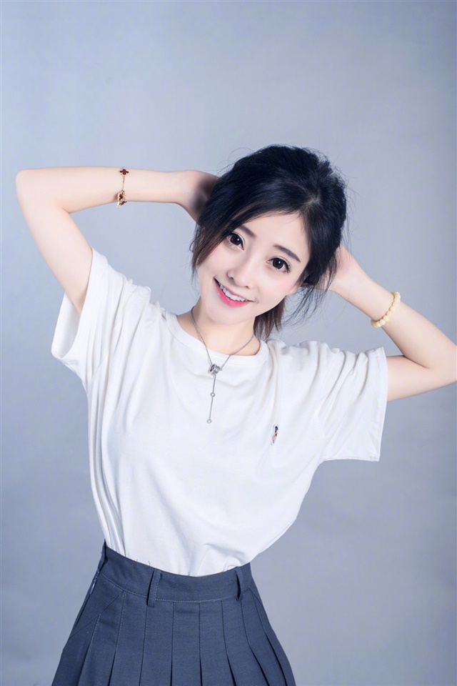 新婚娇妻被朋友粗大高潮白浆 绿帽娇妻在卧室疯狂的呻吟