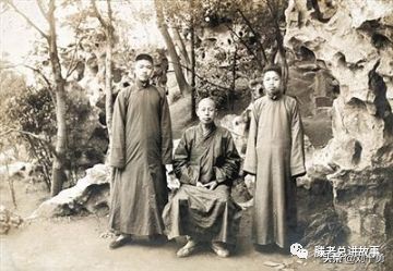 梦里捞金，解析梦见在河里抓到甲鱼的深层含义