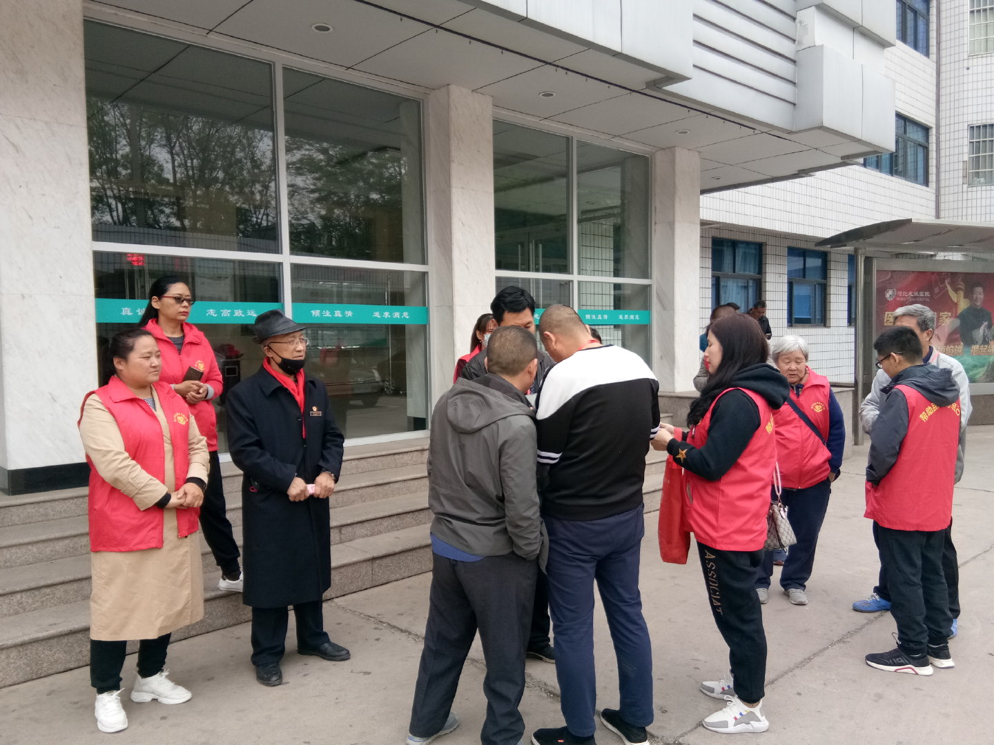 做梦梦到坟地着火，吉凶交织的预兆，解析梦境背后的深层含义