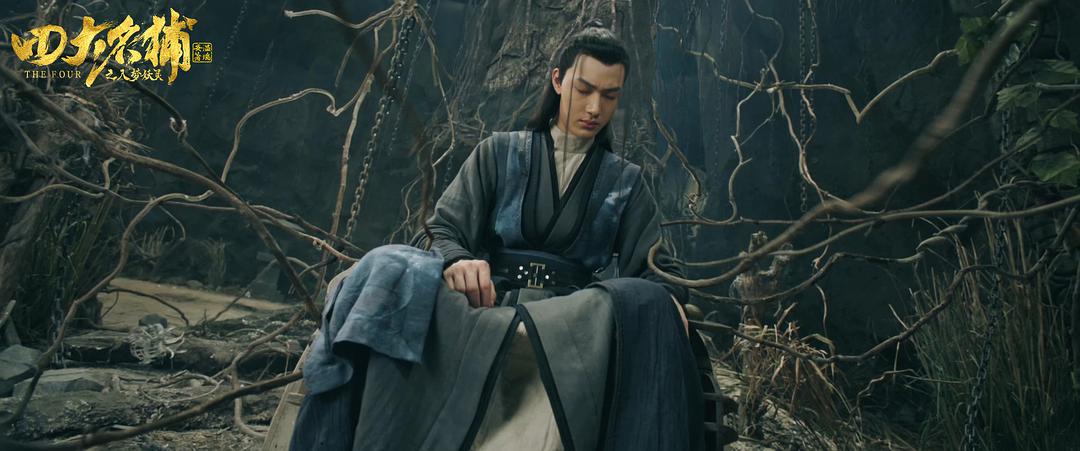 梦魇边缘，黑色狗咬住的不只是手，更是心灵的枷锁——解梦之旅