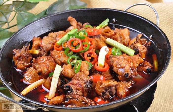 火锅店里的烧鸡公是怎么做的?