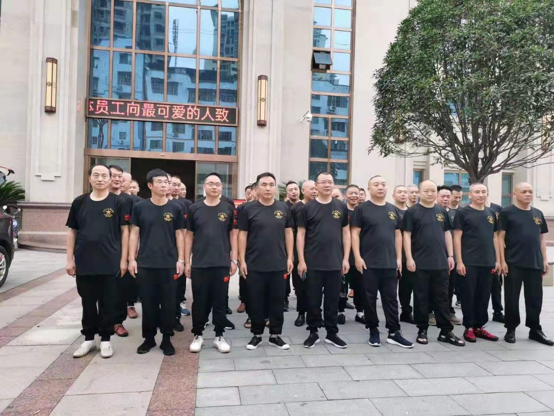 梦回职场，解析梦见老总孩子拉了一床屎的深层含义