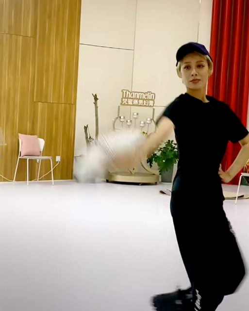 做梦梦到过世多年的父亲送我腰带预示着什么？