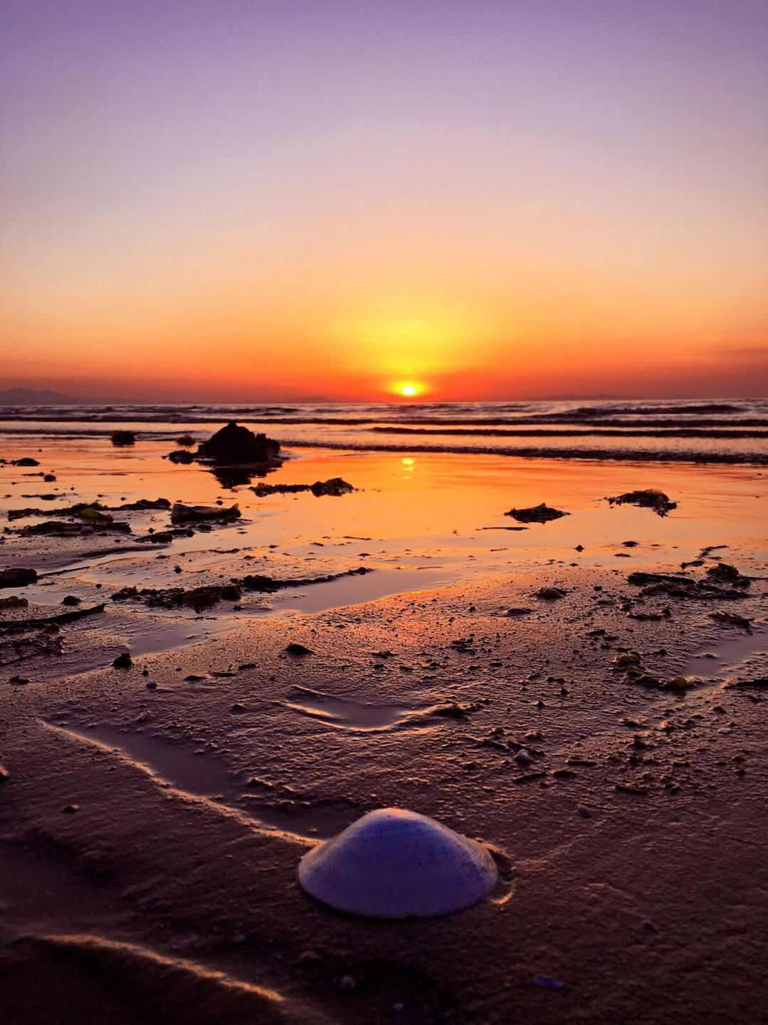 梦回往昔，父爱如初 —— 解读梦见死去的父亲还活着的深层含义