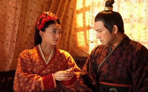 梦境的深层启示，解析梦见自己拉一个女死尸的潜在意义