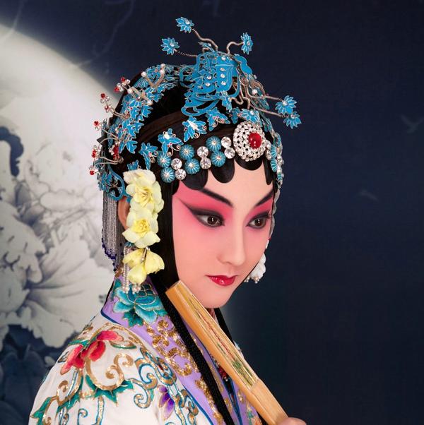 梦见过世的奶奶，她在另一世界向我索要食物，一场关于思念与传承的梦境解析