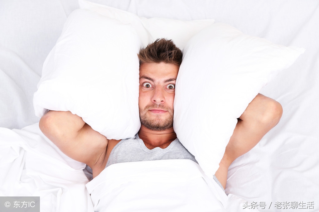 梦见已逝奶奶餐桌旁的温馨，探寻梦境深处的情感纽带