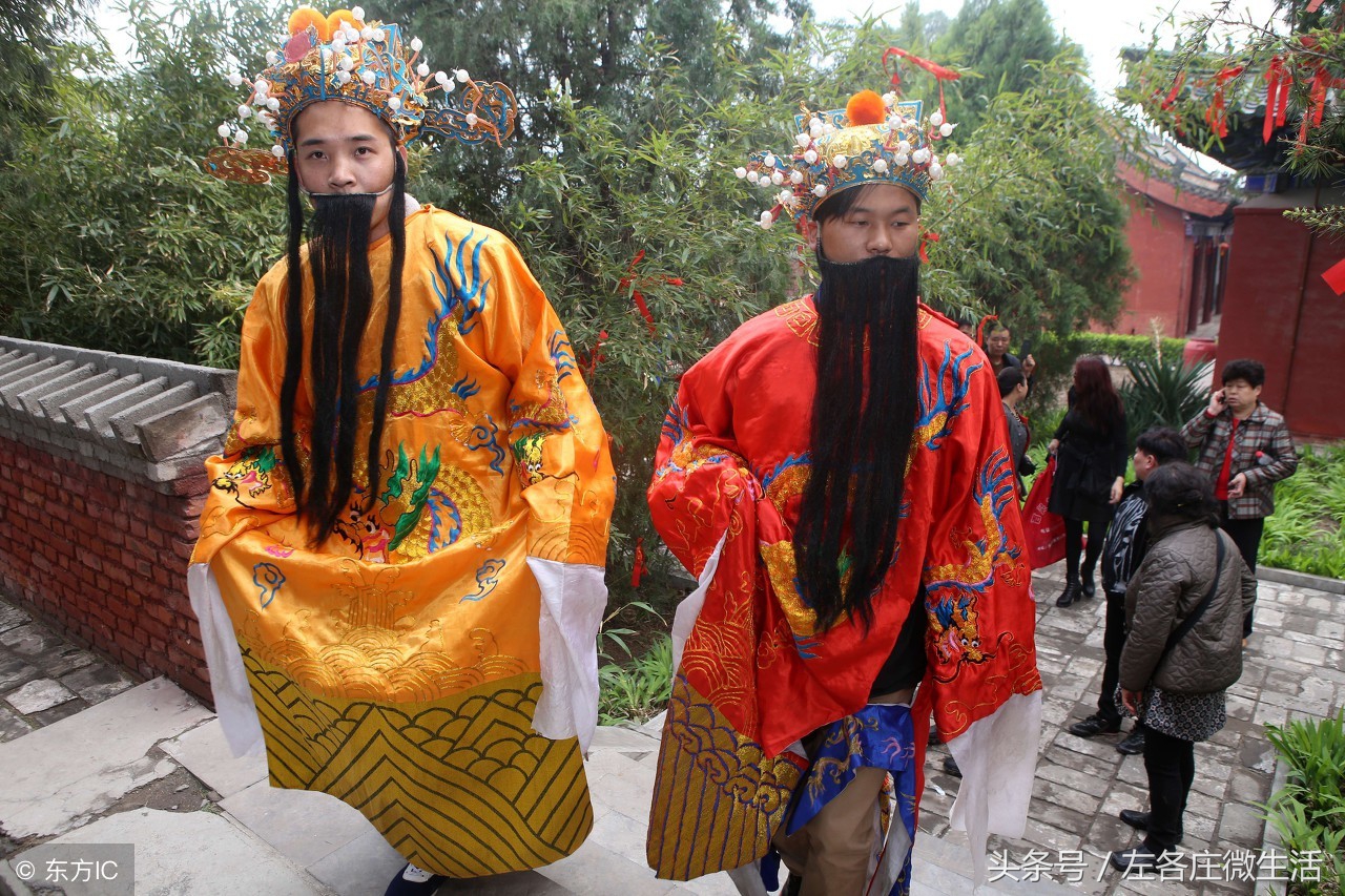 梦之深渊，解读梦见大水冲了龙王庙的神秘寓意