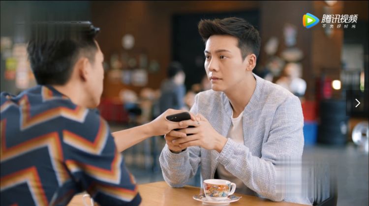 梦境追击，解读梦到被一群狗追赶的深层含义