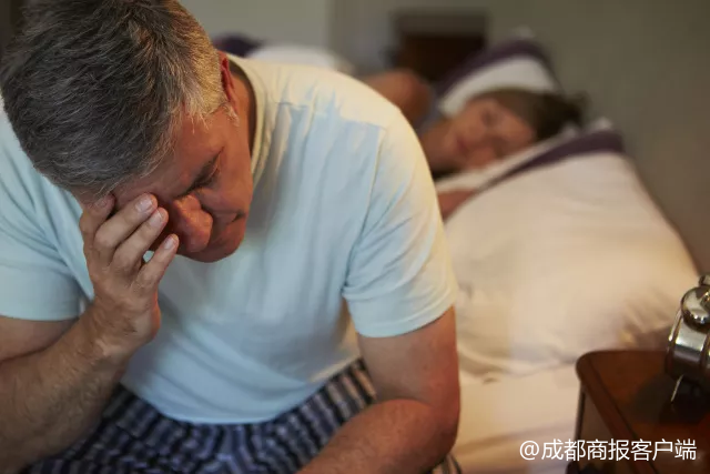 梦境深处的水中救援，探索潜意识中的勇气与救赎