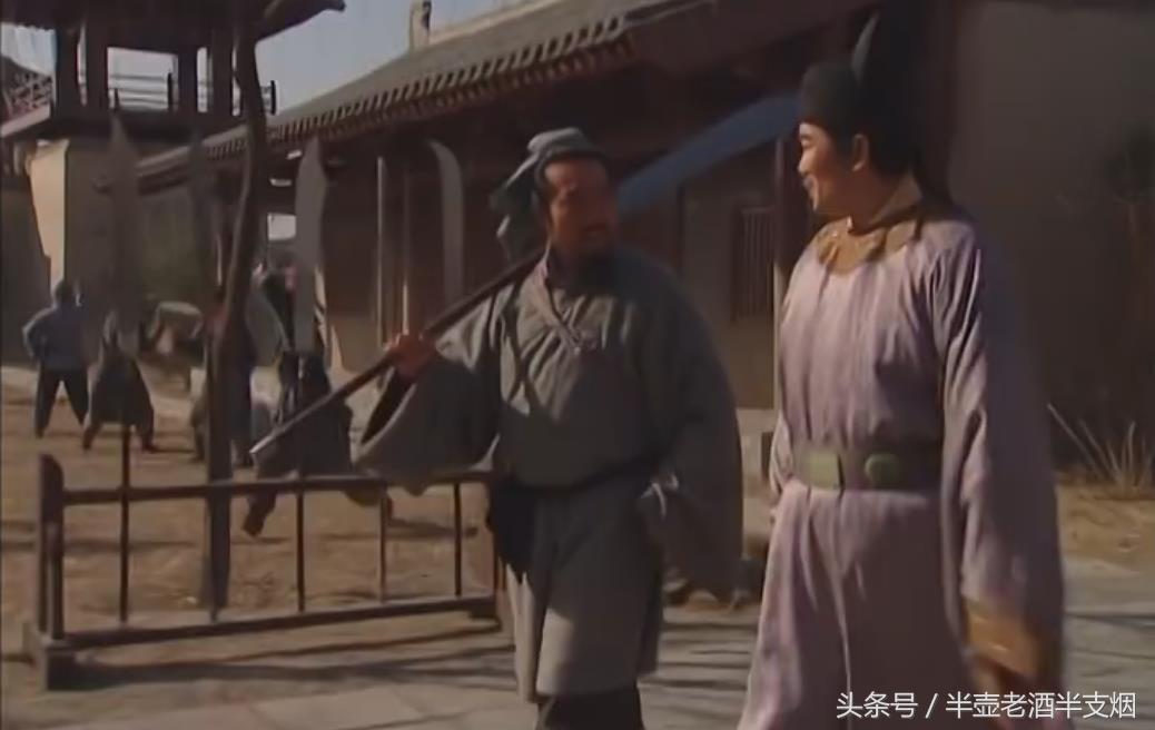 梦境的纷争，解读梦见俩只狗在打架的深层含义