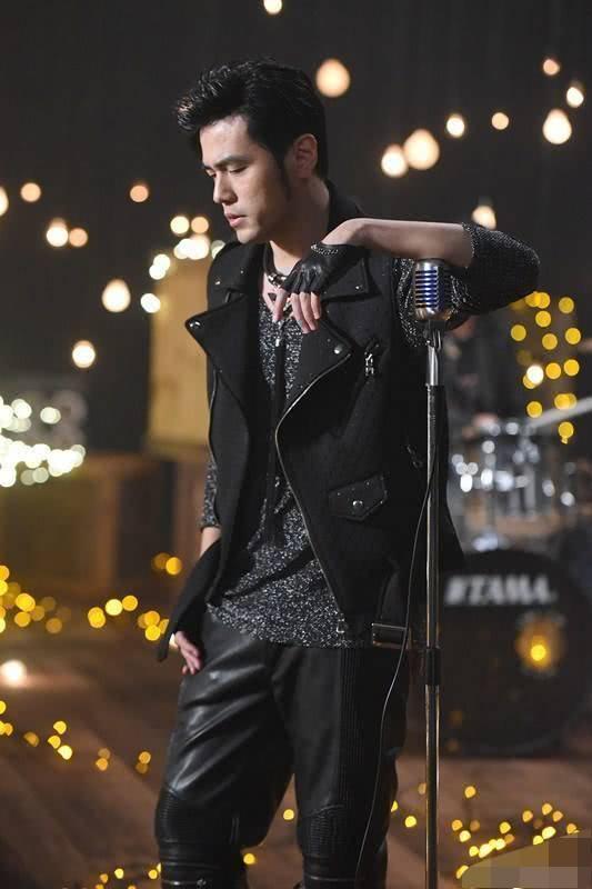 梦到自己对自己喜欢的人告白还被接受，预示与解析的浪漫梦境