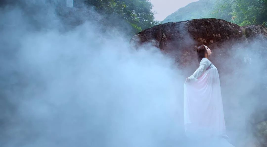 梦境与现实的交织，探索梦中熟悉女孩的隐秘生活